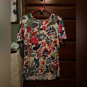 Floral lace embellished top. Large